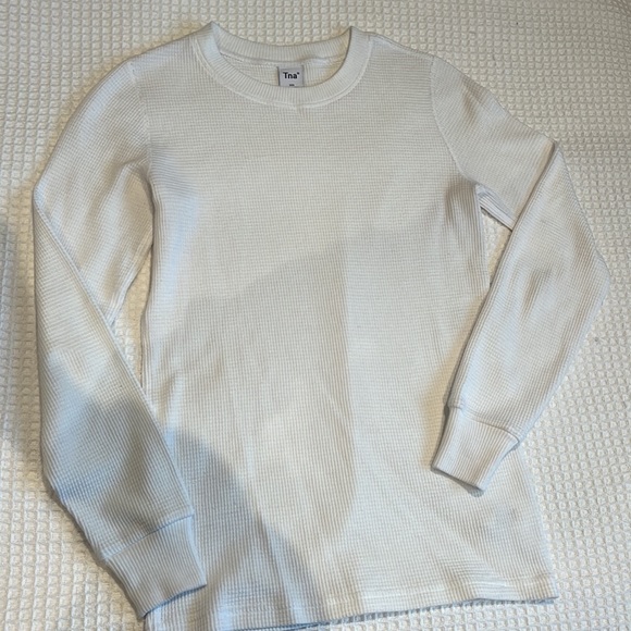 XXS ARITZIA TNA WHITE WAFFLE LONG SLEEVE TOP - Picture 3 of 6